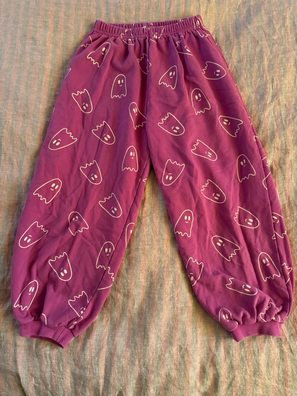 Indy and Pippa Girl’s Magenta Ghost Print Sweat Pants